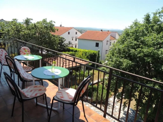 3 Bedrooms Apartment