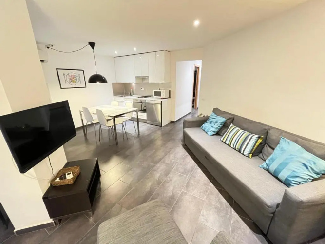 Gorgeous Apartment In Downtown