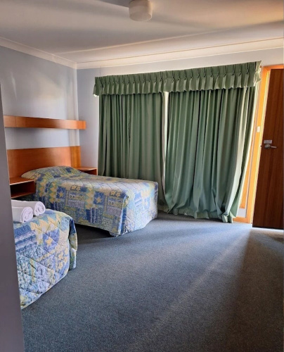 Kingston Ocean View Motel