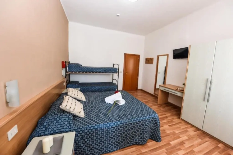 Standard Quadruple room