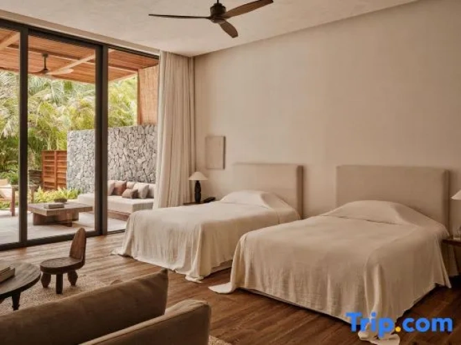 Twin Suite with garden view