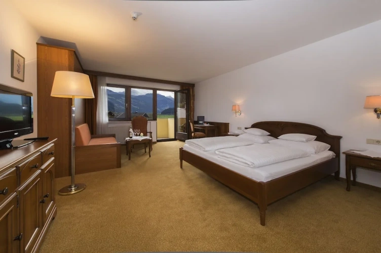 Superior Double room with balcony and with mountain view