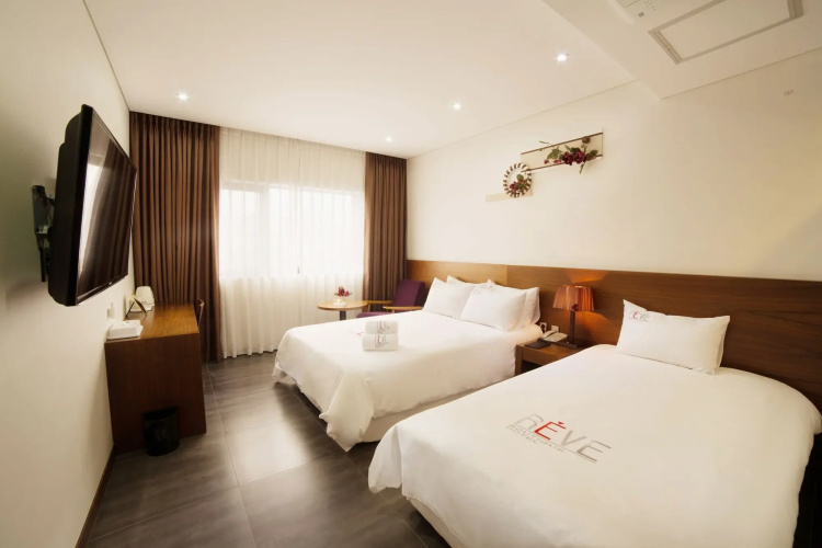 Reve Hotel Jeju