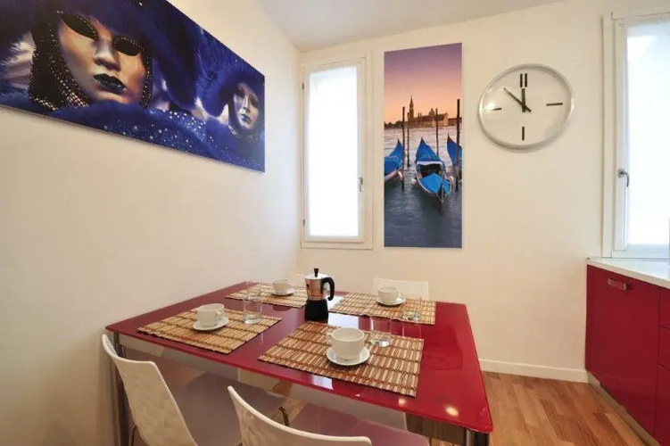 Venice Elegance by Wonderful Italy