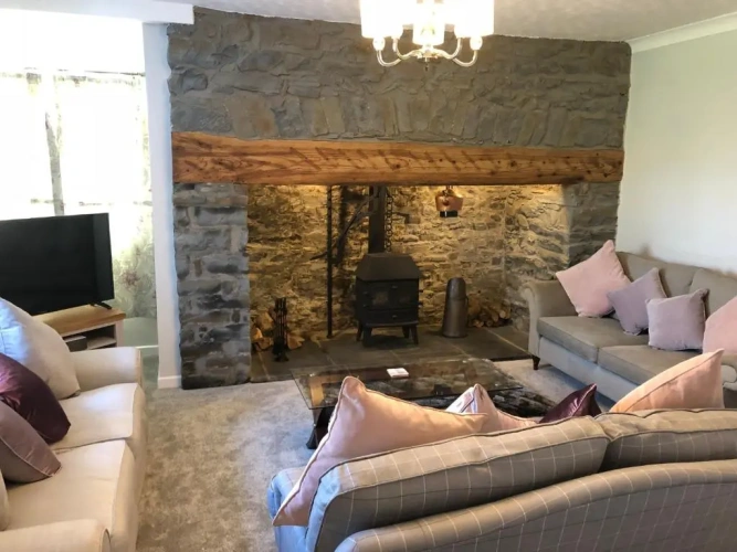 5 Bedrooms Double Cottage