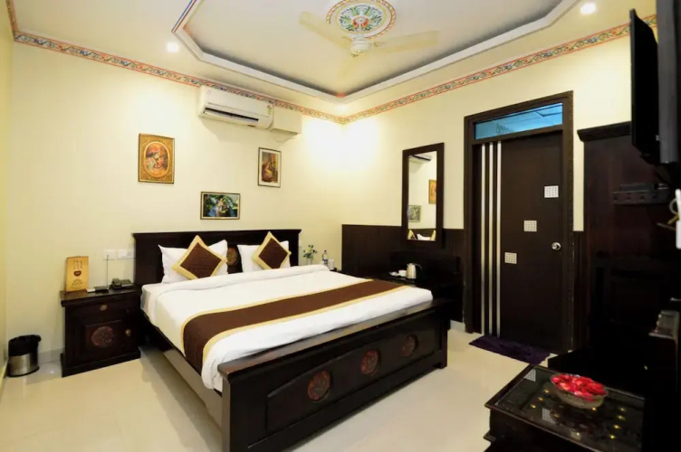 Hotel Surya Garh