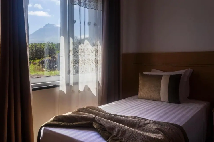 Standard Triple room with mountain view
