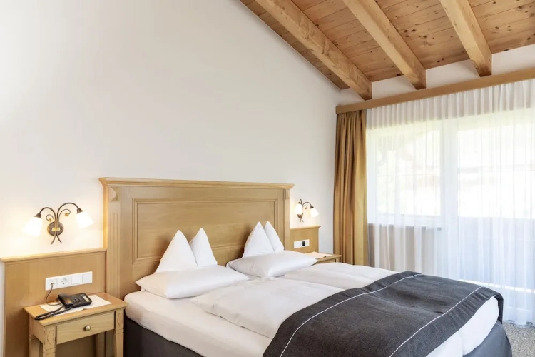 Superior Double room with balcony and with mountain view