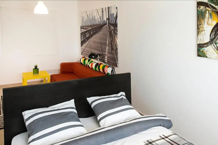 Studio R by MRG Apartments