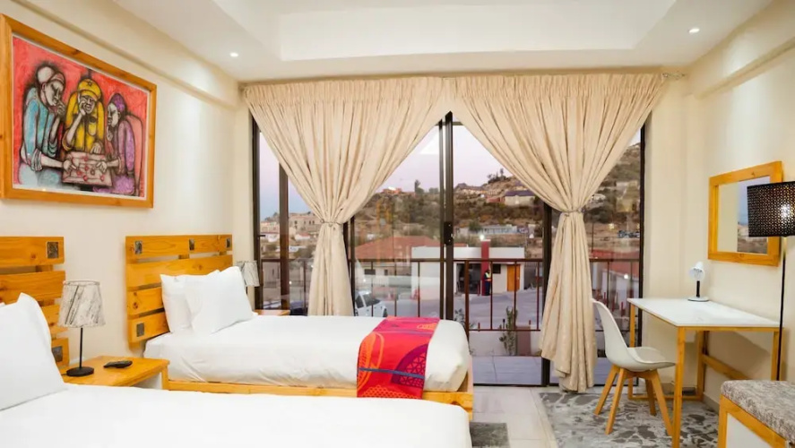 Thabeng Hotel