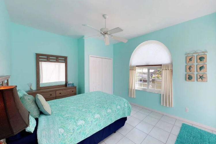 2540 SW 30th St