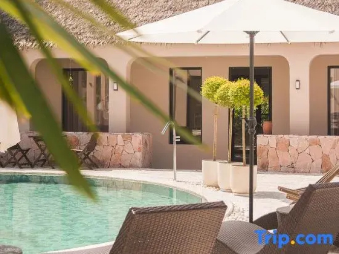Timeles* resort Hotel