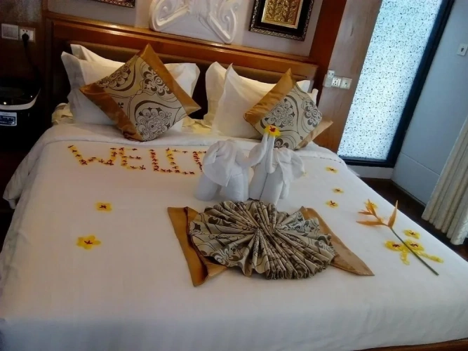 1 Bedroom Deluxe Double room with balcony and with pool view