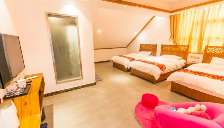 Standard Triple room