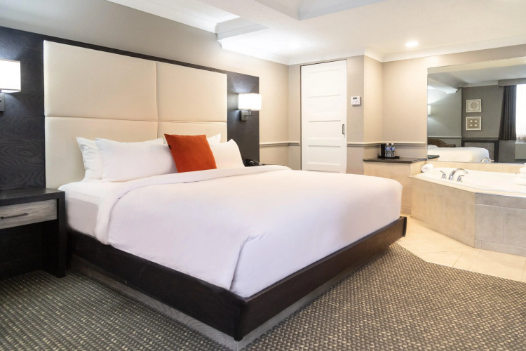 Crowne Plaza Fredericton-Lord Beaverbrook by IHG