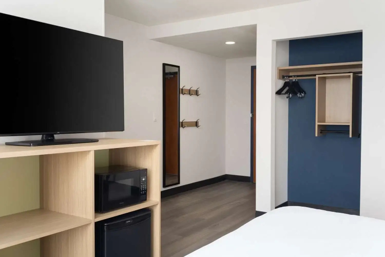 Spark by Hilton Guelph