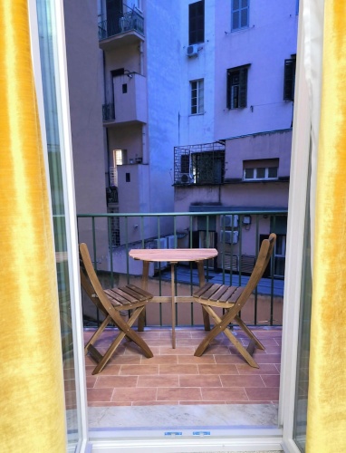 Classic Double room with balcony and with courtyard view