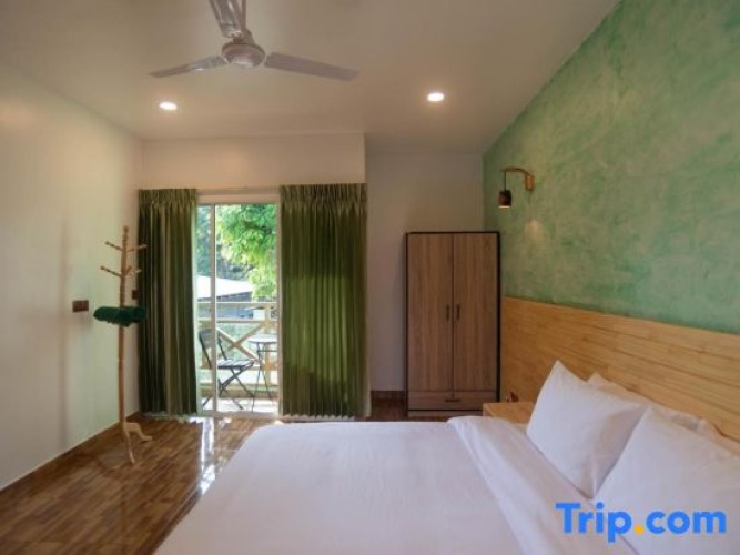 Turtle Maldives - Your Gateway to the Beach & Marine Adventures Await!