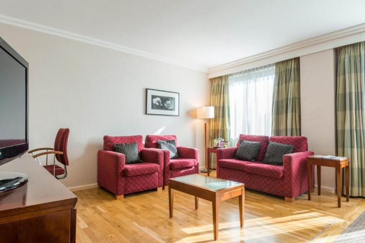 Quadruple Junior Suite