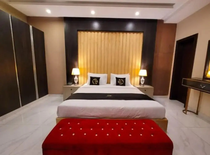 Palm Tree Hotel & Luxury Suites