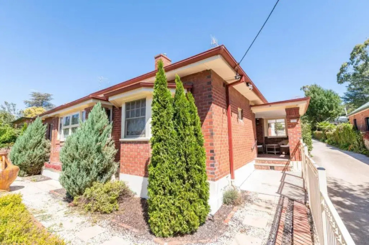 Hillside Cottage │ Comfy, Spacious, Walk to CBD & Stannies