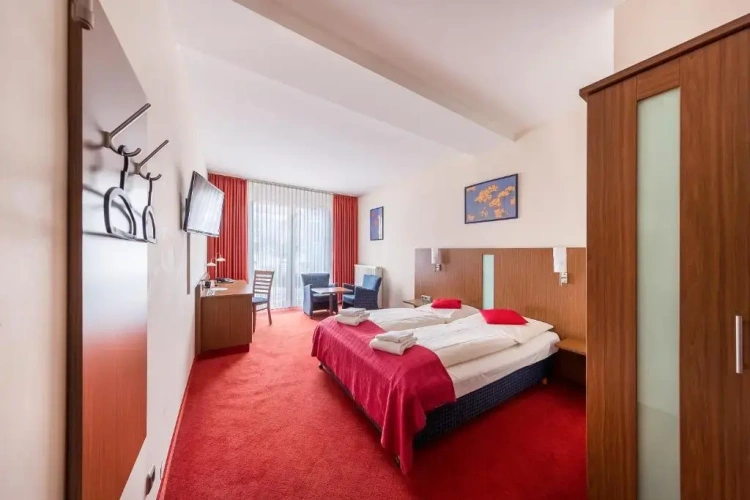 Standard Triple room