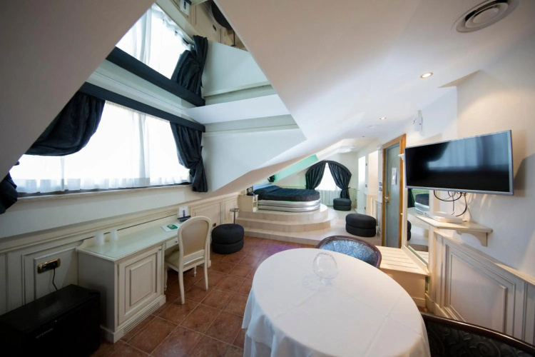 Mancini Park Hotel