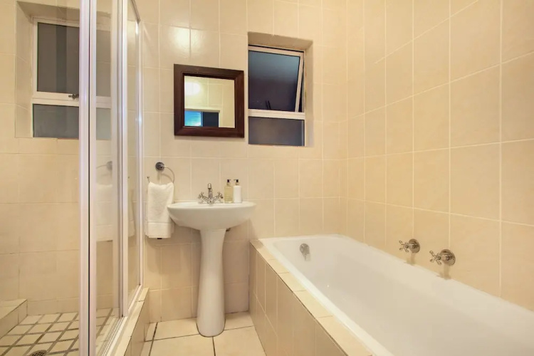 Dolphin Ridge 108