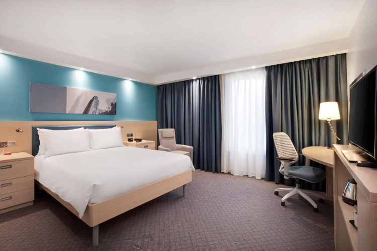 Hampton by Hilton Bristol Airport photo 7