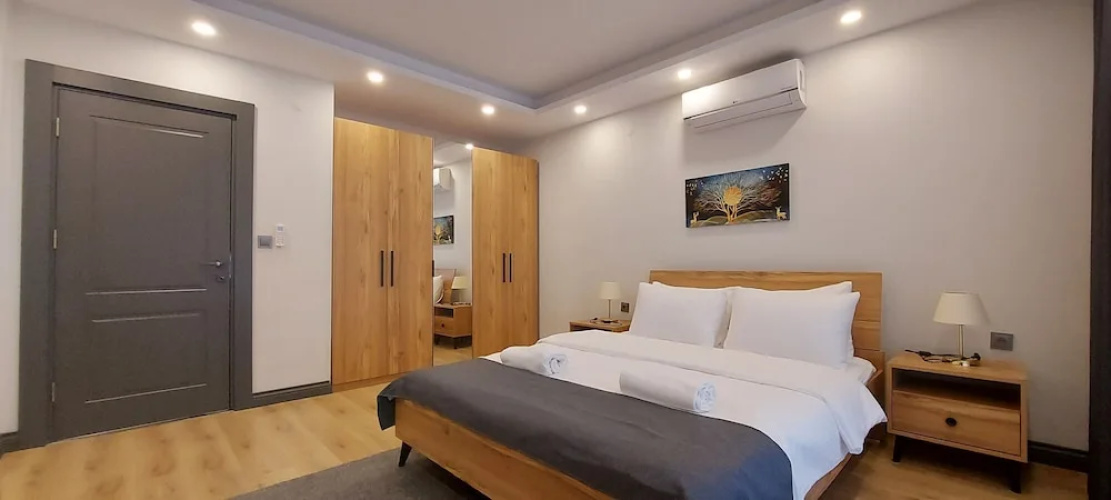 Professionally Maintained Spacious New Suites 2-2