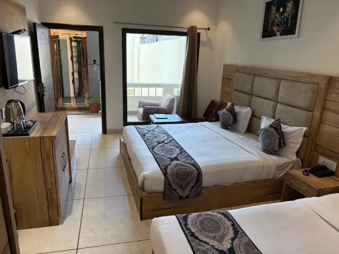 Standard Quadruple Family room