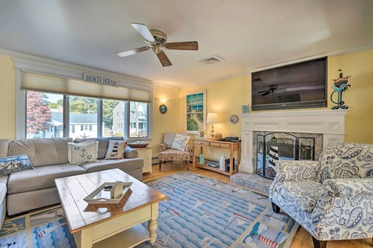 5 Bedrooms Cottage