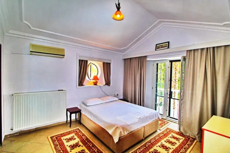 Villa Center