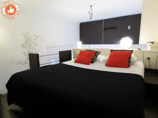 ALC - A521 - 4 min PALAIS AND BEACHES
