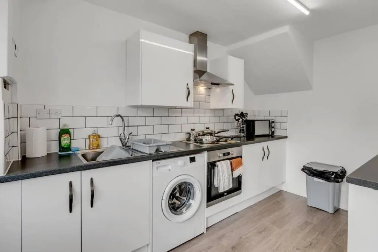3 Bedrooms Cottage
