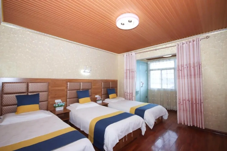 Standard Triple room with balcony