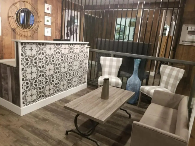 7 Day's Hotel
