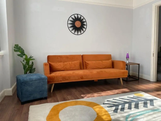 2 Bedrooms Apartment