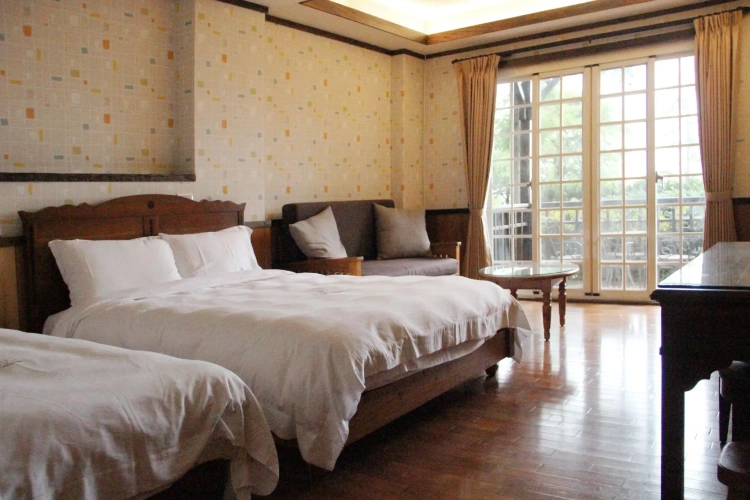 Standard Triple room with balcony