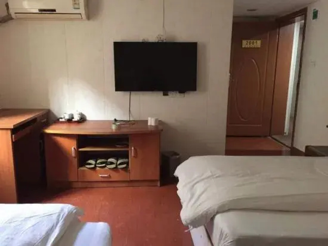 Jinzhou Business Hotel