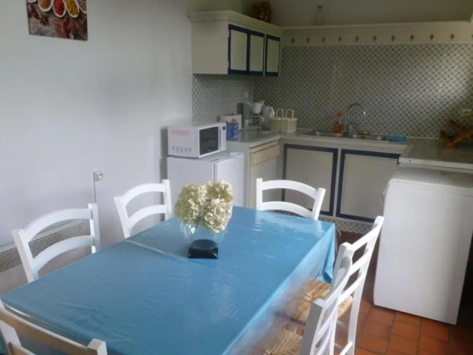 2 Bedrooms Cottage