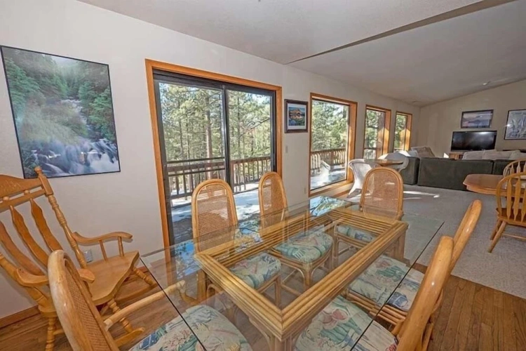 4 Bedrooms Cottage