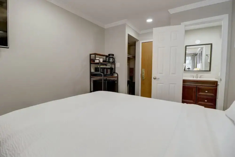 Fp105 Foxpine Hotel Room 1 Bedroom Condo