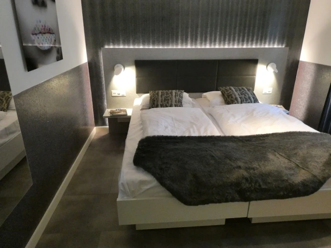 3 Bedrooms Apartment