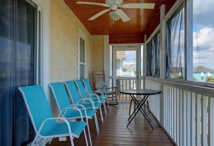 4 Bedrooms Cottage