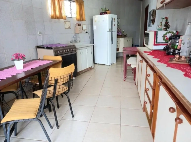 4 Bedrooms Cottage