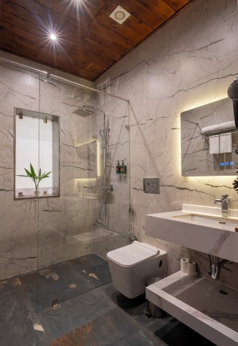 Luxury Double room with balcony and with garden view