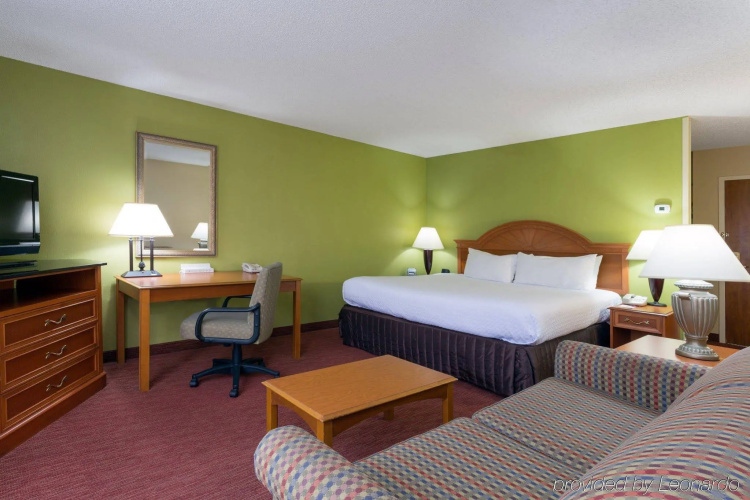 Doubletree By Hilton Fort Myers At Bell Towershops photo 6