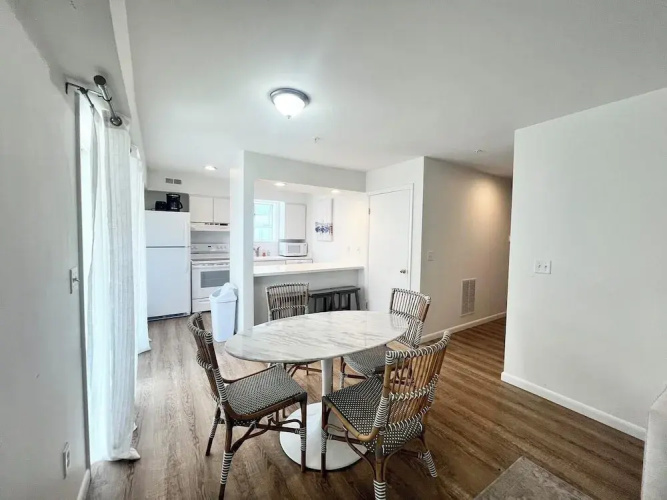 Olive Avenue 1A