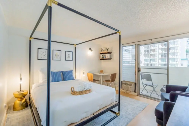 Newly Renovated Studio Two Blocks From the Beach